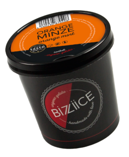 Die beliebten Bizzieis-Becher zum Mitnehmen. Hier mit Orangen-Minze-Sorbet