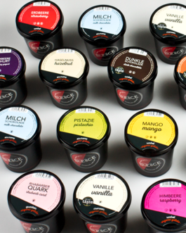 Die beliebten Bizzi-Eisbecher in vielen leckeren Sorten zum Mitnehmen 